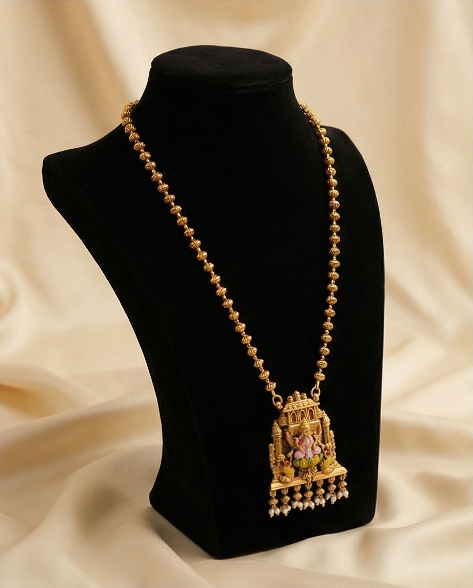 Antic Temple pendant with golden Bead Haram with Earrings (NRW2)