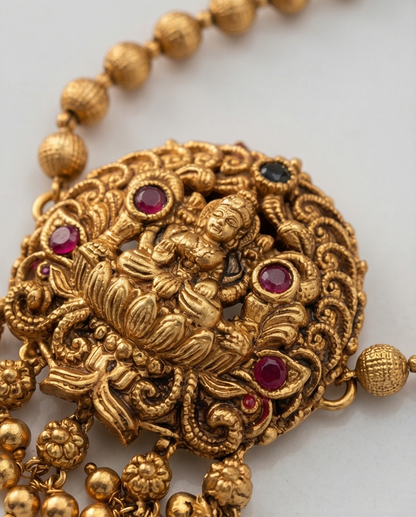 Lakshmi pendant choker with Earrings (NRW41)