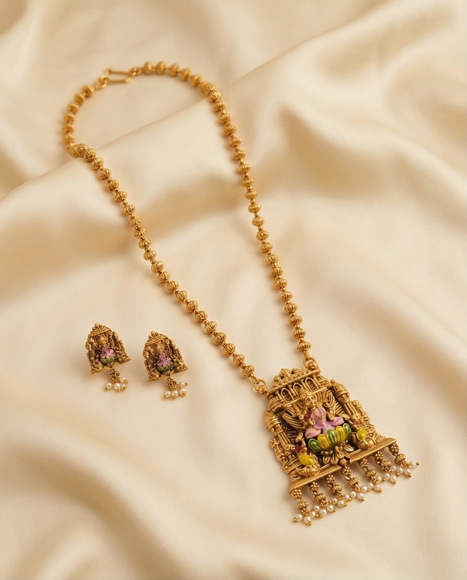 Antic Temple pendant with golden Bead Haram with Earrings (NRW2)